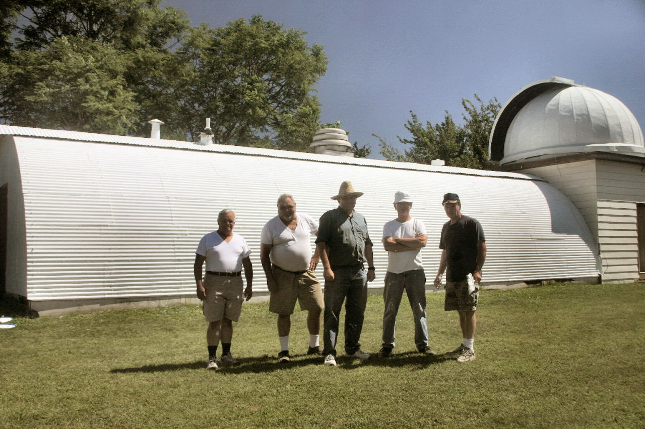Work Party - Painting the Quonset</strong><br>Scott Jamieson, Gerry Samolyk, Neil Simmons, Russell Chabot.