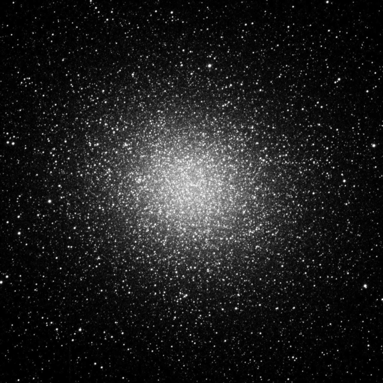 Omega 
		Centauri<br>NGC 5139 by Frank Kenney 