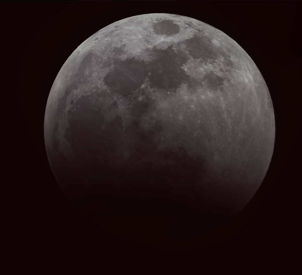 Total Lunar Eclipse  by Shariff Attaya 