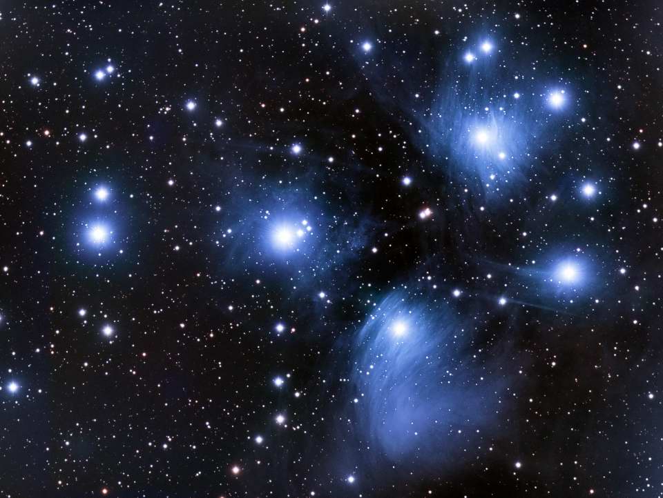 M45 - The Pleiades by Dennis Roscoe 