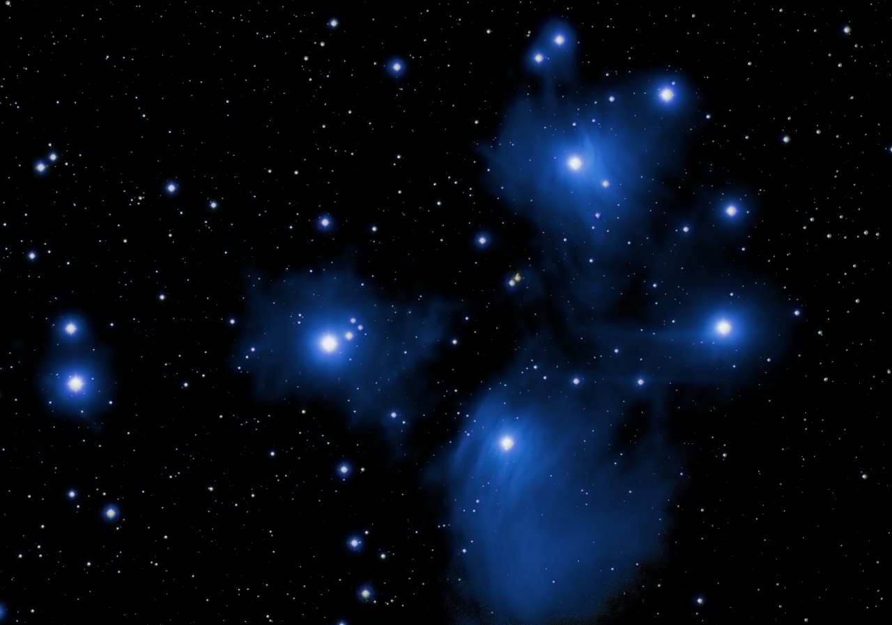M45 - The 
		Pleaides  by Dennis Roscoe 