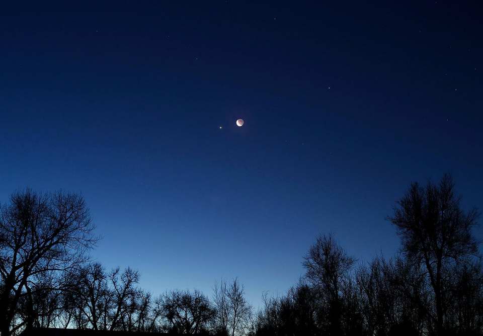 Moon-Venus-Jupiter Conjunction - Jan. 2019
