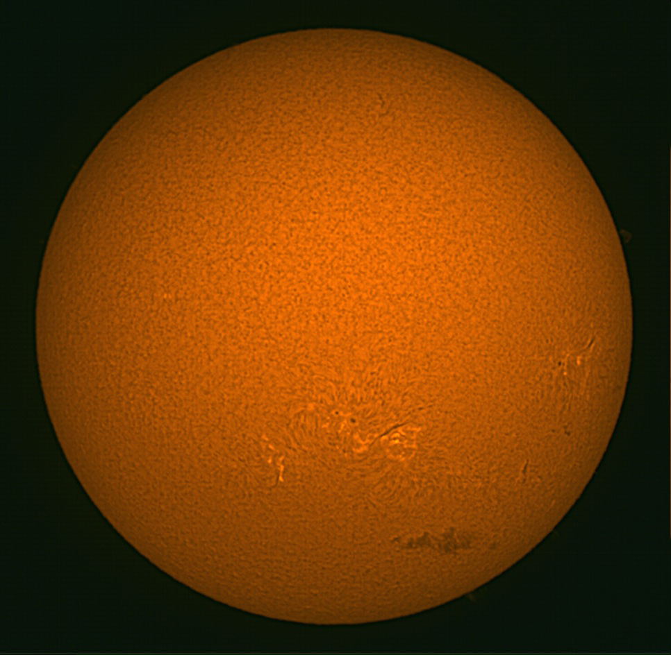 Sun in H-Alpha by Lee Keith 